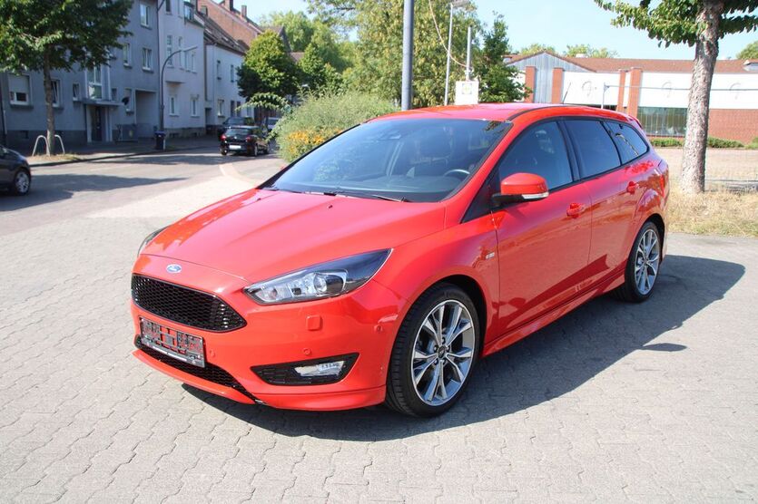 Ford Focus 96.500 km 13.490 € Recklinghausen 45663