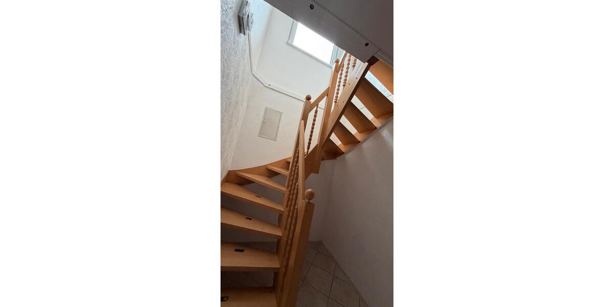 Dachgeschoßwohnung Oberhausen Schmachtendorf - 3.5 Zimmer, 95 m&sup2;, 1.200&euro; | Angebot:26603573