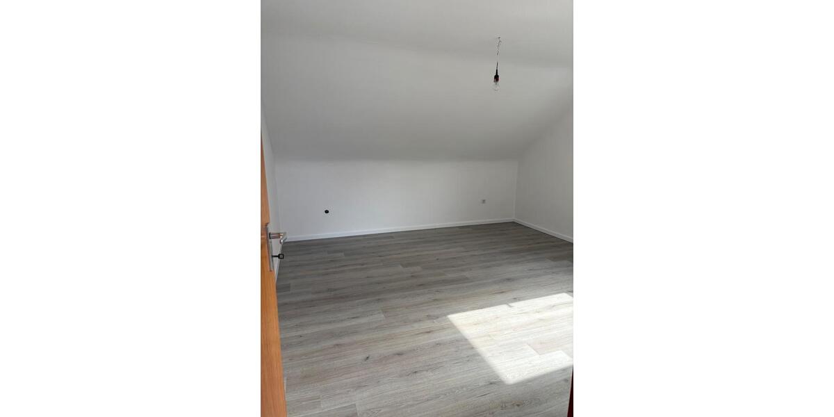 Dachgeschoßwohnung Witten Annen - 2 Zimmer, 50 m&sup2;, 325&euro; | Angebot:25404242