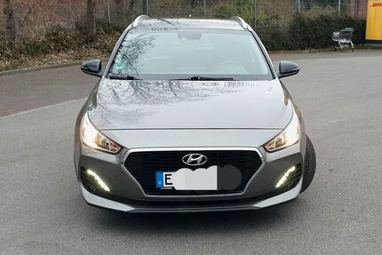Hyundai i30 83.000 km 12.655 &euro; Essen 45143