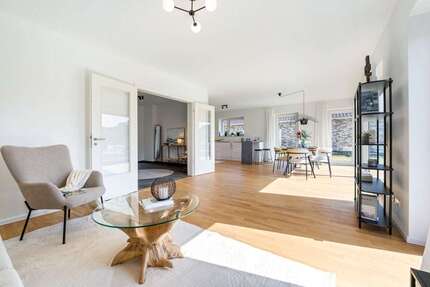 Haus zum Kaufen in Hasloh 869.000 € 176.27 m²