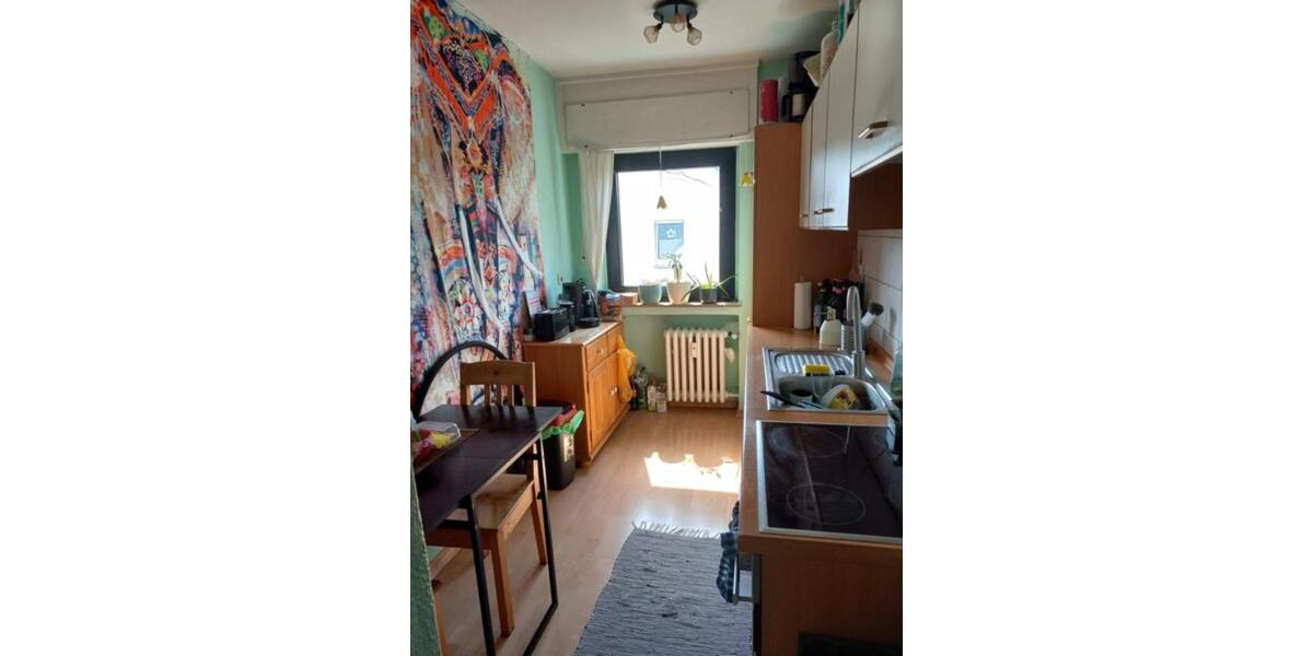 Mehrfamilienhaus mit 4 Garagen in guter Lage zimmer