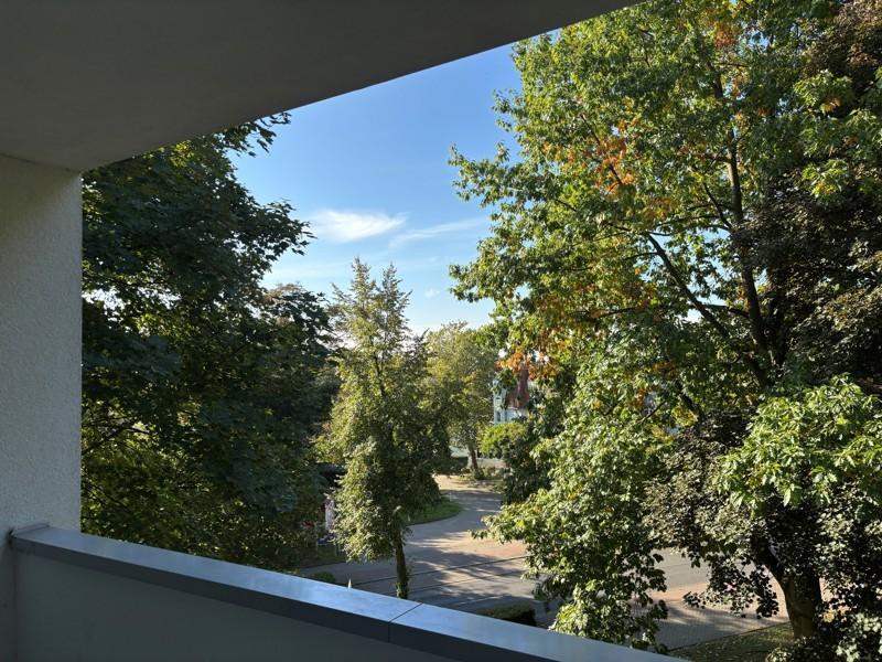 Exklusive 3-Zimmer Wohnung mit hochwertiger Ausstattung und nagelneuer EBK zimmer