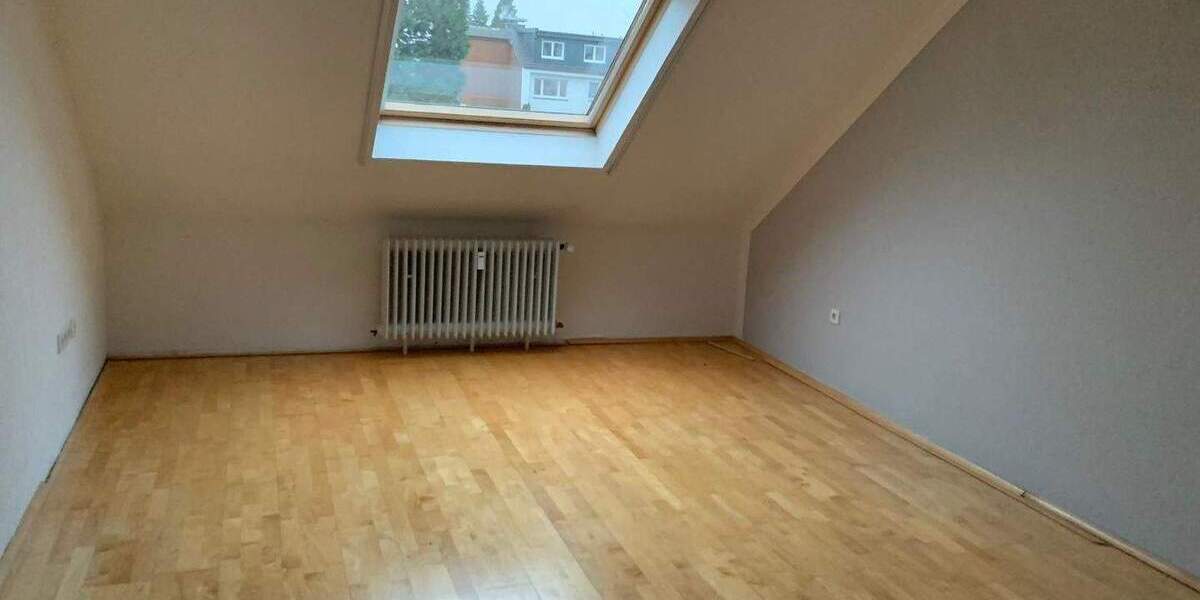 Etagenwohnung Bochum Stiepel - 4 Zimmer, 99 m&sup2;, 1.150&euro; | Angebot:25536039