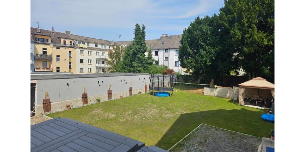 Großes Mehrfamilienhaus zimmer