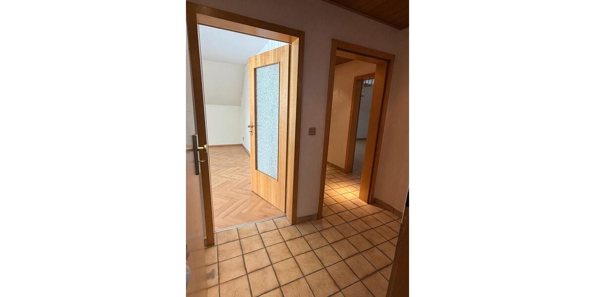 Dachgeschoßwohnung Bochum Günnigfeld - 3 Zimmer, 78 m&sup2;, 741&euro; | Angebot:26518324