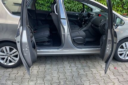 Opel Meriva 30.000 km 11.200 € Hagen 58089