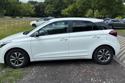 Hyundai i20 31.786 km 13.700 &euro; Gelsenkirchen 45894