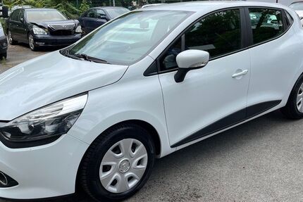 Renault Clio 123.562 km 3.900 &euro; Oberhausen 46045