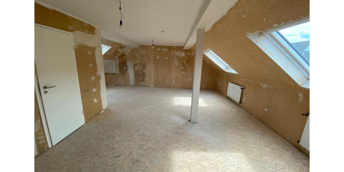 kleine gemütliche Dachgeschosswohnung ! 1.5 zimmer