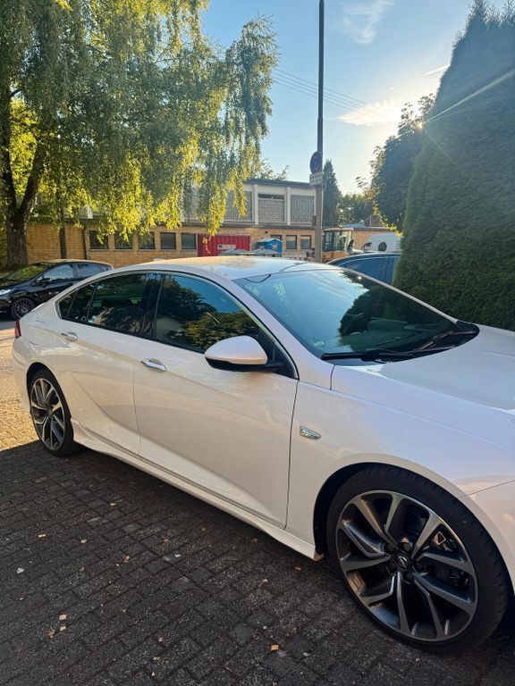 Opel Insignia 85.000 km 19.500 € Gummersbach 51647