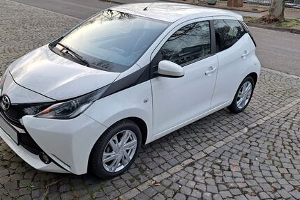 Toyota Aygo (X) 74.000 km 11.400 &euro; Essen 45138