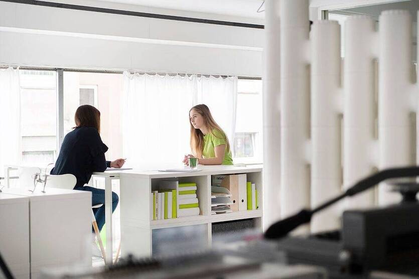 Arbeitsplätze in lichtdurchflutetem Coworking-Space - All-in-Miete
