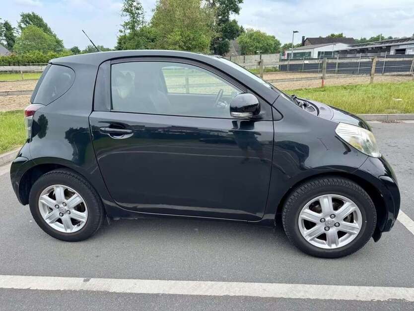 Toyota iQ 135.000 km 3.800 € Waltrop 45731