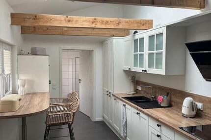 Charmante Doppelhaushälfte mit großem Garten, Pool & Garage zimmer