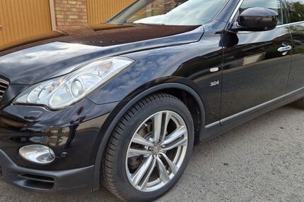 INFINITI QX50 180.000 km 13.999 &euro; Gelsenkirchen 45881