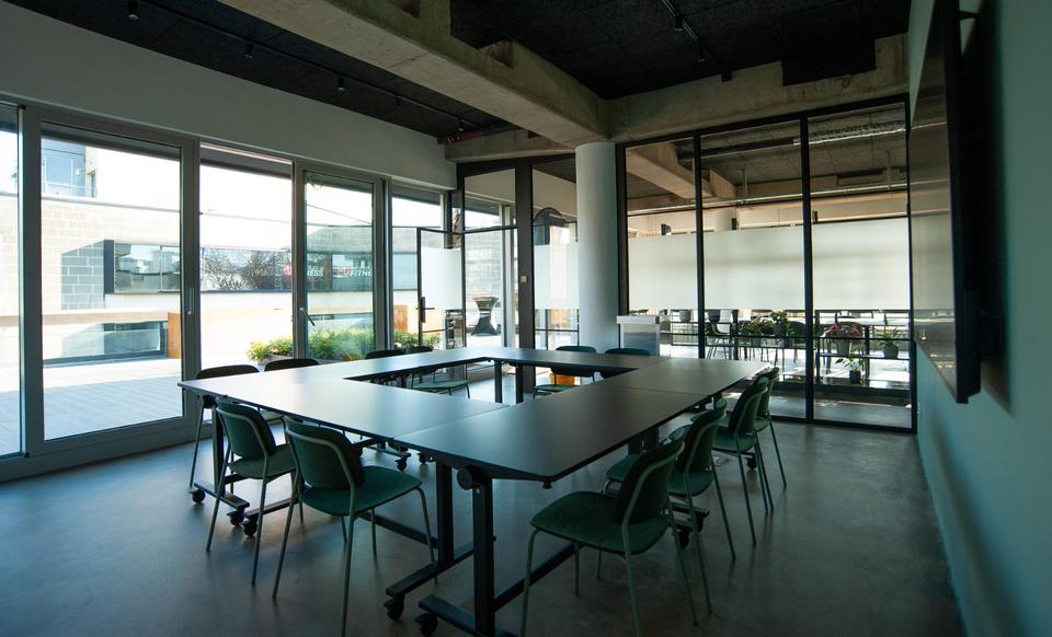 Solo Büro mit Balkon in Wuppertal - flexibel, möbliert 247 zimmer