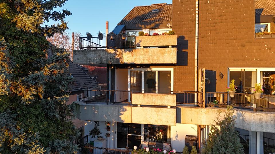 Eigentumswohnung mit zweiseitigen Balkon 2.5 zimmer