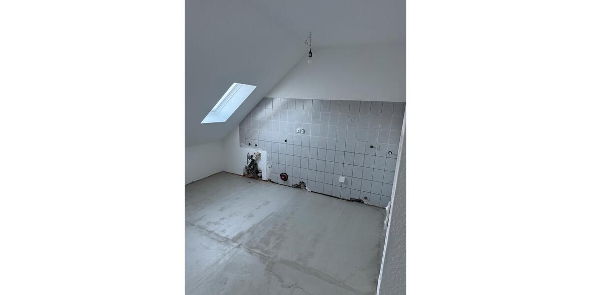 Dachgeschoßwohnung Gelsenkirchen Gelsenkirchen-Nord - 4 Zimmer, 103 m&sup2;, 1.200&euro; | Angebot:25638798