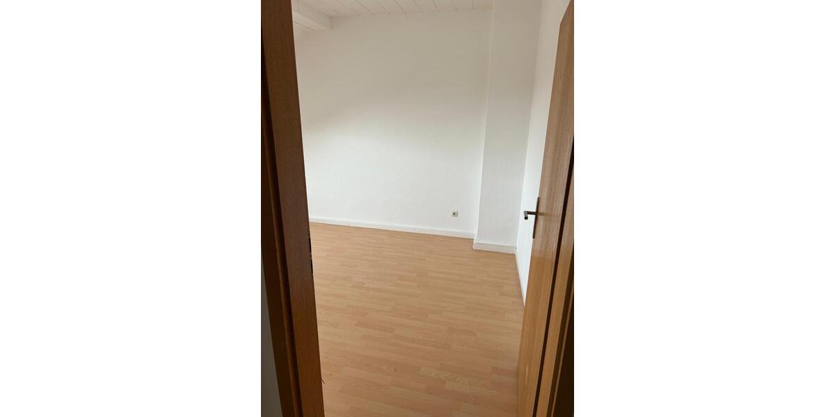 Dachgeschoßwohnung Bochum Höntrop - 3 Zimmer, 52 m&sup2;, 400&euro; | Angebot:25749473