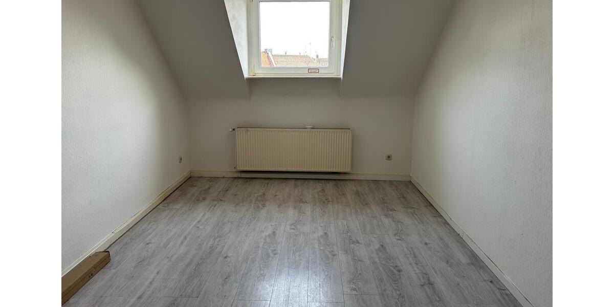 Dachgeschoßwohnung Bochum Höntrop - 3 Zimmer, 52 m&sup2;, 400&euro; | Angebot:26609186