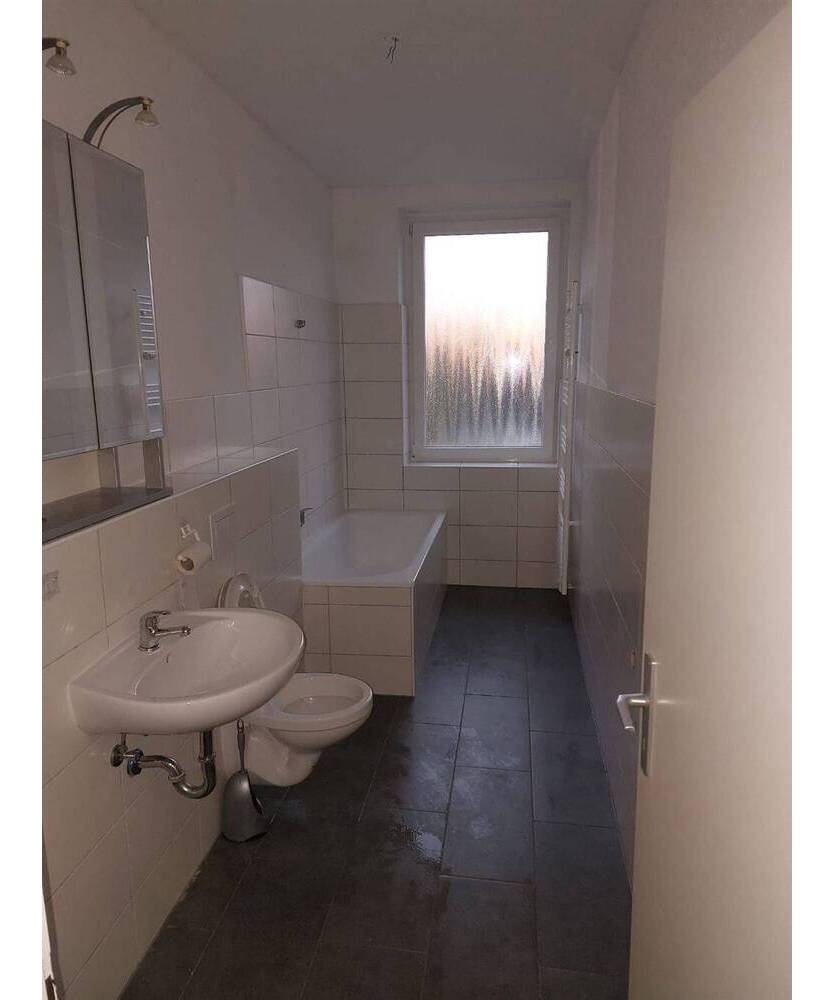 Gepflegte DG Wohnung zu vermieten