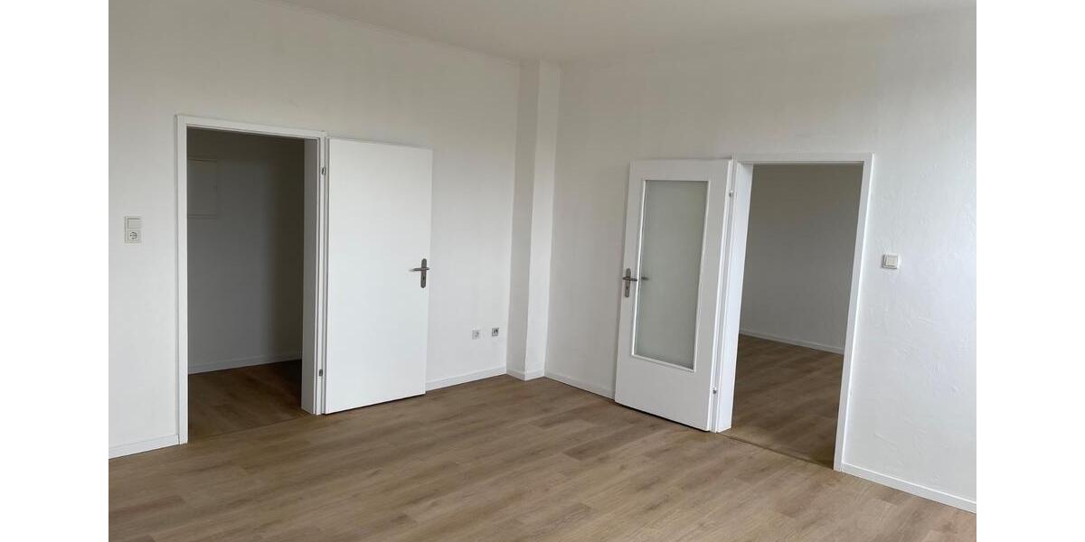 Dachgeschoßwohnung Bochum Bochum-Südwest - 4 Zimmer, 96 m&sup2;, 575&euro; | Angebot:25637333