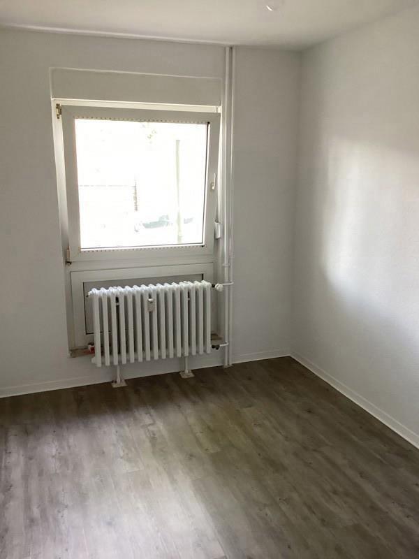 Helle 3 Zimmerwohnung mit Balkon im Hochparterre zimmer