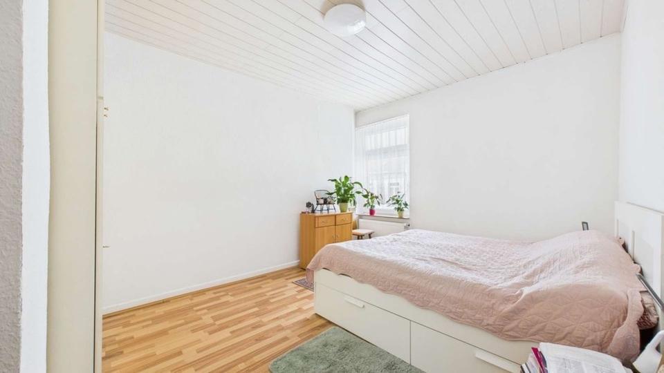 Gemütliche helle 2-Zimmer Wohnung mit Hobbyraum. Privatverkauf!