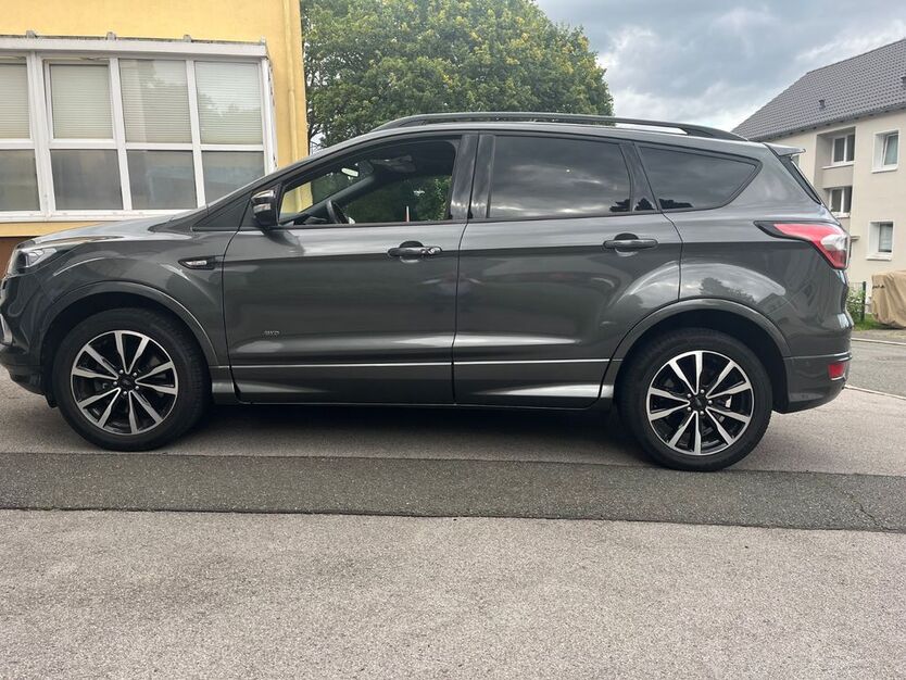 Ford Kuga 39.500 km 19.400 € Schwelm 58332