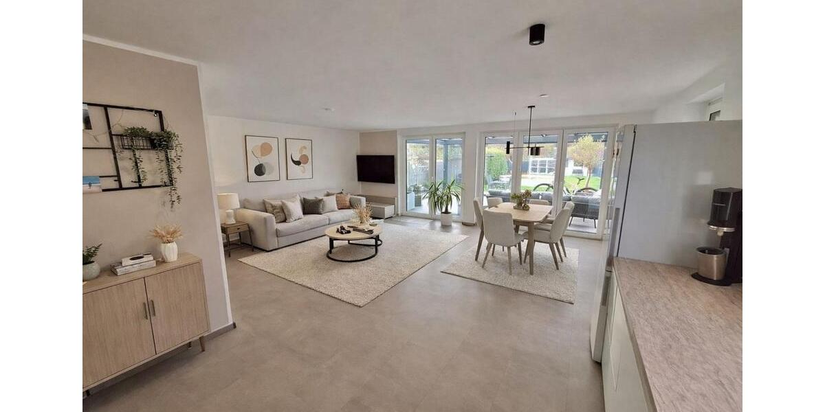 Doppelhaushälfte mit Wintergarten, Garten, Terrasse und Parkplatz 3.5 zimmer