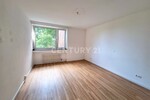 Uninähe! Helle Etagenwohnung mit großzügigem Balkon