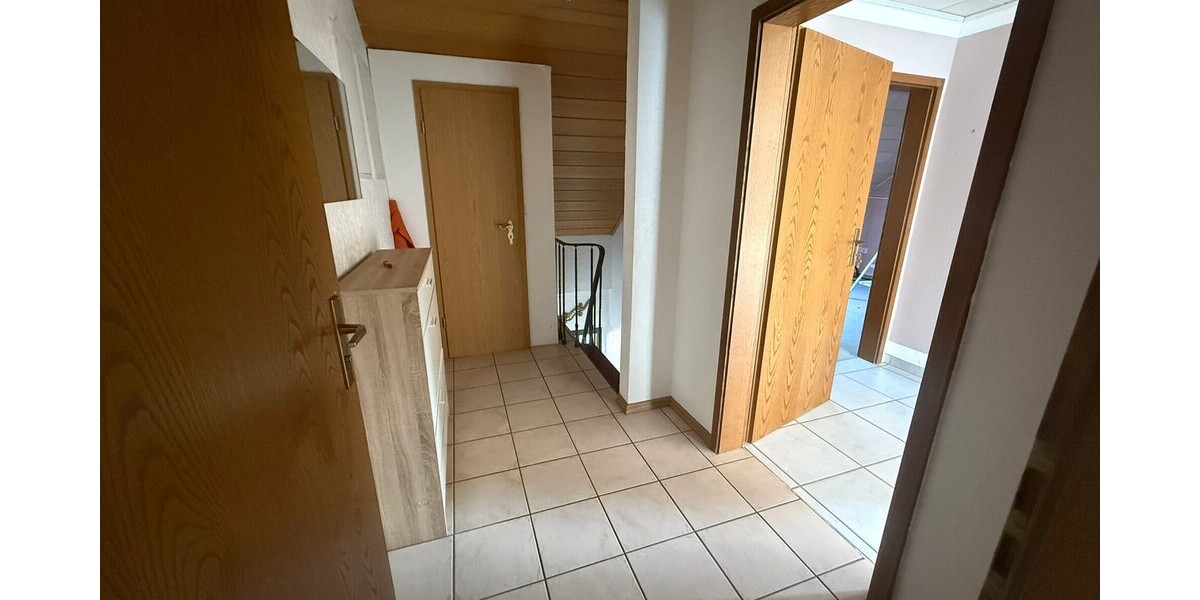 Freistehendes Zweifamilienhaus mit großem Garten in ruhiger Lage von Lünen 8 zimmer