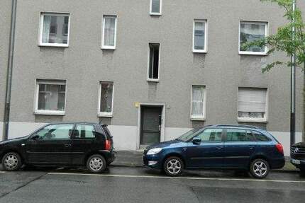 Renovierte, teilsanierte Wohnung mit zwei Zimmern in Duisburg-Neudorf 2 zimmer