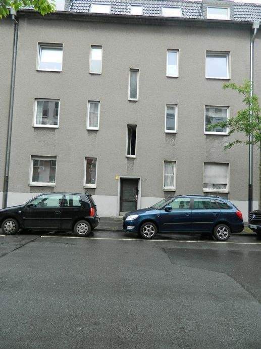 Renovierte, teilsanierte Wohnung mit zwei Zimmern in Duisburg-Neudorf 2 zimmer