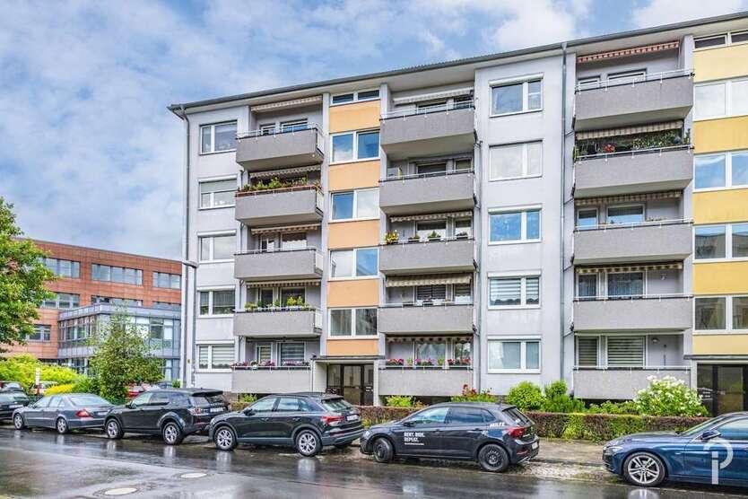 Wohnung zum Kaufen in Düsseldorf 325.000 € 93 m²