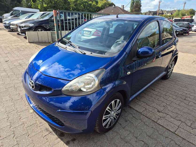 Toyota Aygo 73.500 km 3.199 € Bottrop 46242