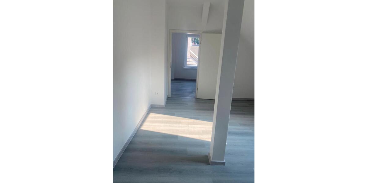 Dachgeschoßwohnung Ennepetal - 6 Zimmer, 130 m&sup2;, 1.200&euro; | Angebot:26409019