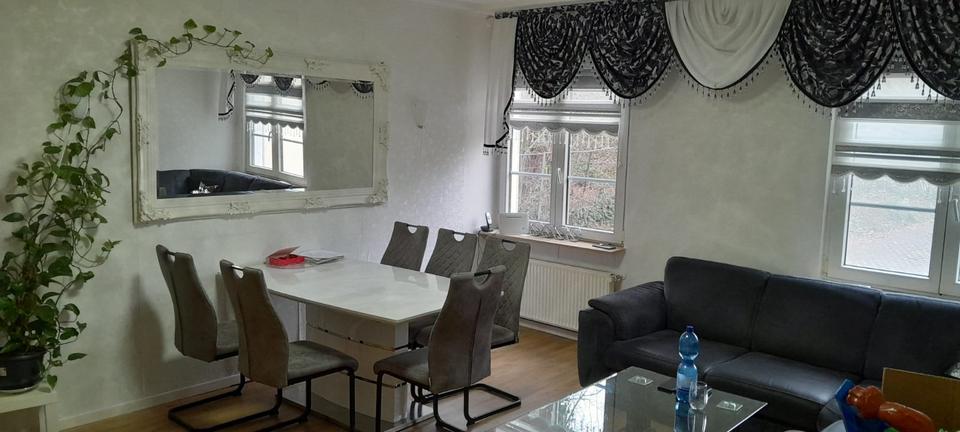 Hochparterre Velbert Langenberg - 4 Zimmer, 95 m&sup2;, 800&euro; | Angebot:25232931