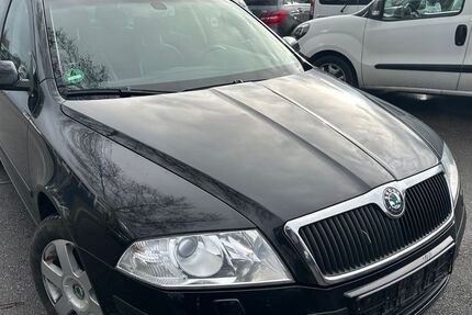 Skoda Octavia 174.000 km 5.700 &euro; ESSEN 45326