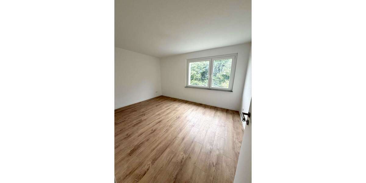 Etagenwohnung Wuppertal Arrenberg - 2 Zimmer, 68 m&sup2;, 600&euro; | Angebot:27122103