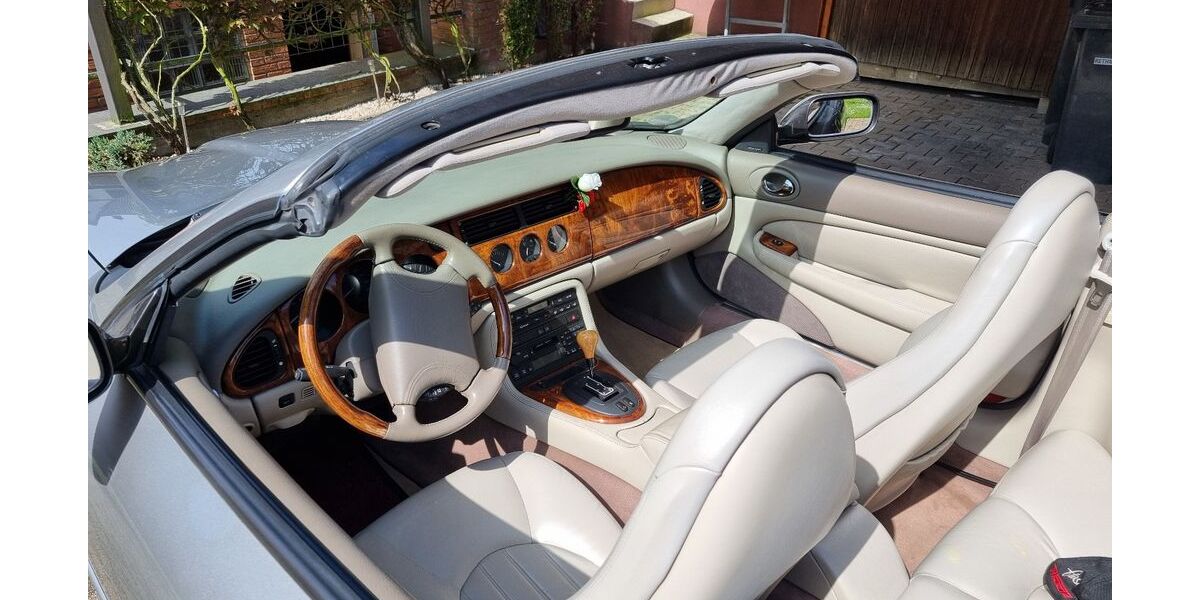 Jaguar XK8 166.000 km 16.450 &euro; Selm 59379