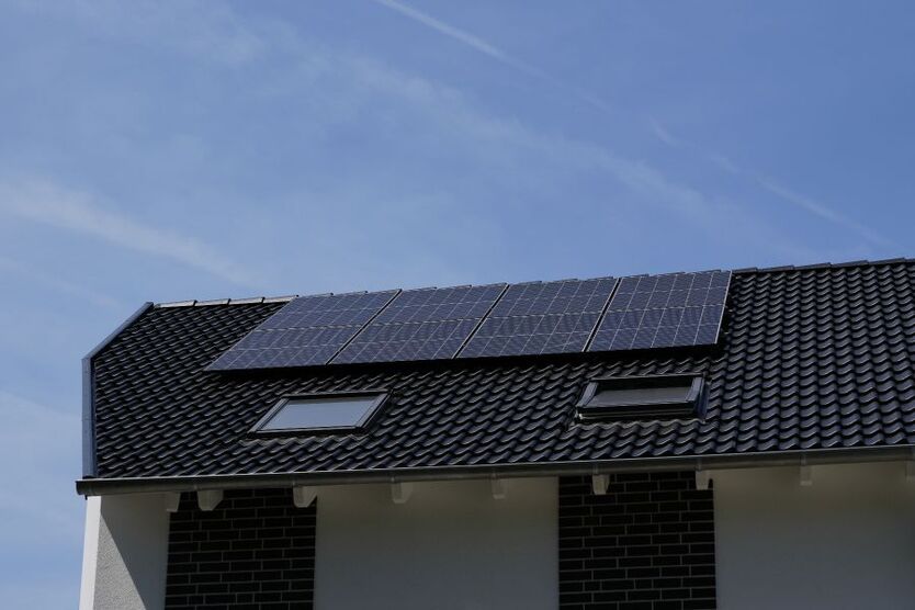 Provisionsfrei* Neubau Einfamilienhaus mit PV 10,4 KW integrierter Garage Energiebedarf 22,4 kWhm2a