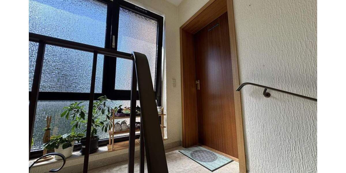 Helle Eigentumswohnung im Dreifamilienhaus! 3 zimmer