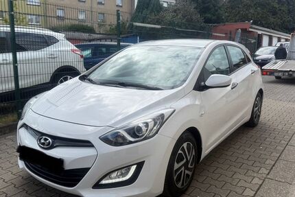 Hyundai i30 125.000 km 6.000 € Essen 45143