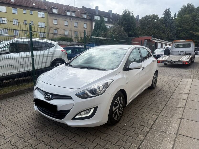 Hyundai i30 125.000 km 6.000 € Essen 45143