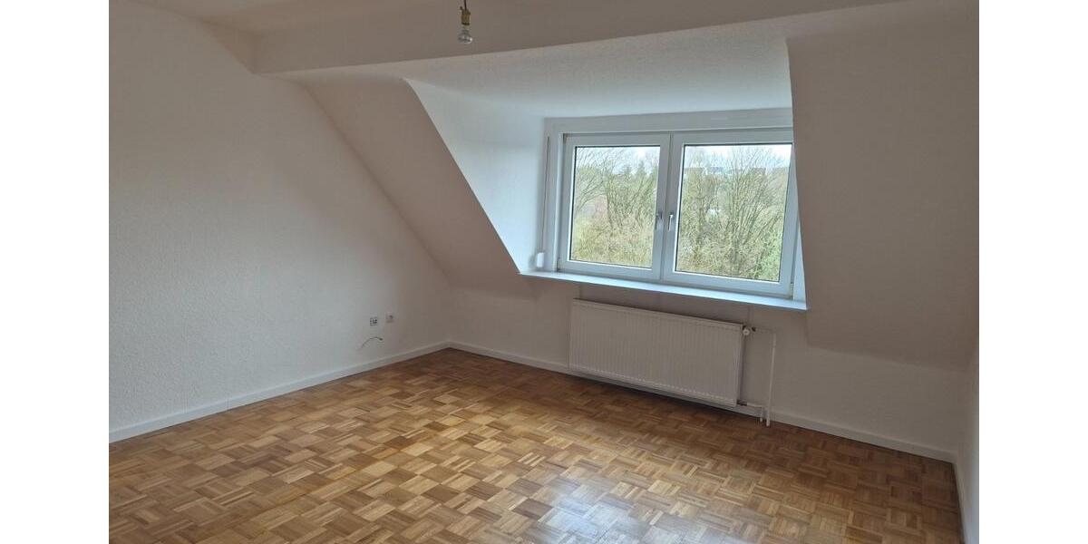 Dachgeschoßwohnung Bochum Bochum-Südwest - 3.5 Zimmer, 61 m&sup2;, 590&euro; | Angebot:25766912