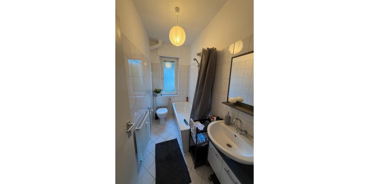 Erdgeschoßwohnung Essen Stadtbezirk III - 1 Zimmer, 33 m&sup2;, 305&euro; | Angebot:25780062