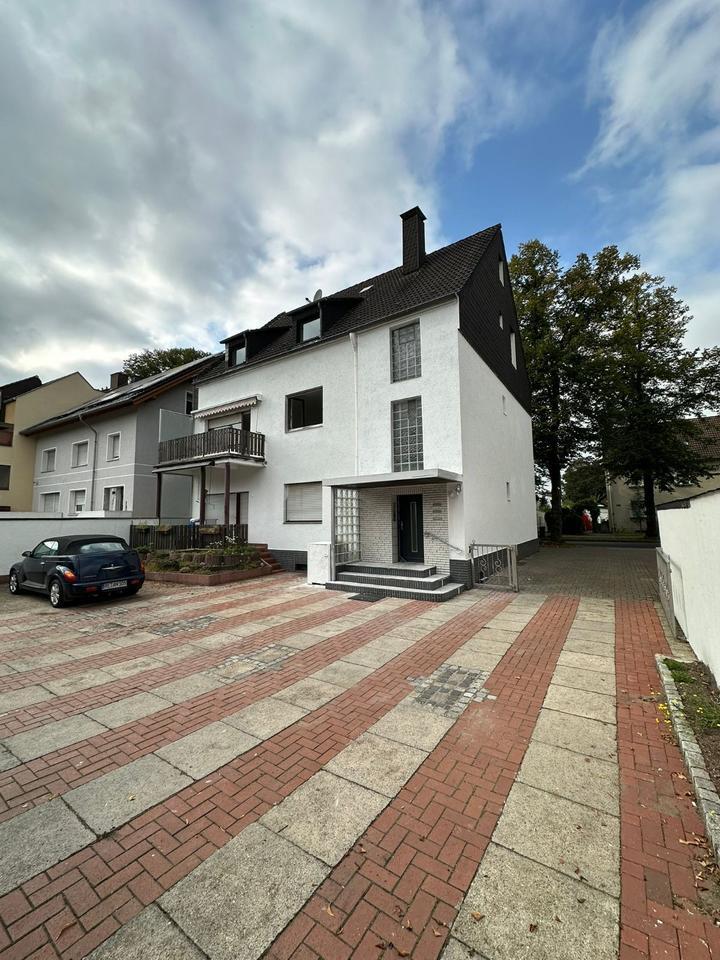 Charmante Dachgeschoßwohnung mit 4 Zimmern, Bad, Dusche, WC