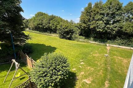 Schöne Erdgeschosswohnungwohnung mit 3 Zimmern und Balkon zimmer